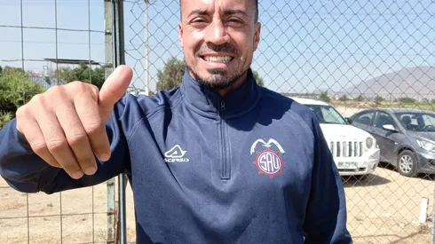 Roberto Cereceda le da la bienvenida a Cristóbal Campos.