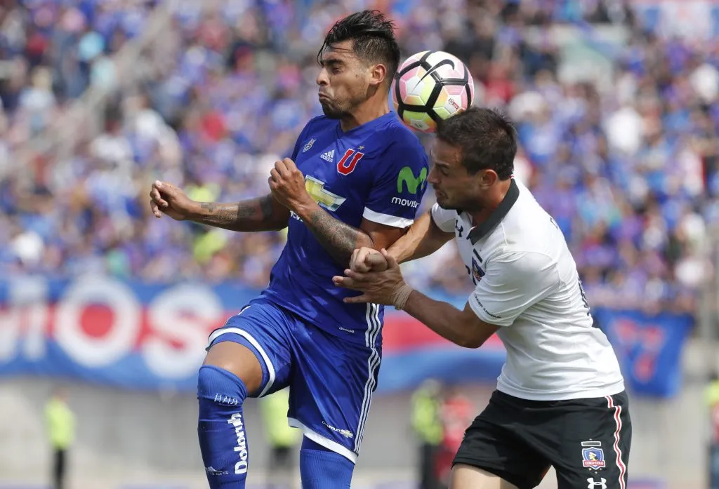 Jara vistiendo la camiseta de la U en uno de sus últimos Superclásicos | FOTO: Martin Thomas/Photosport