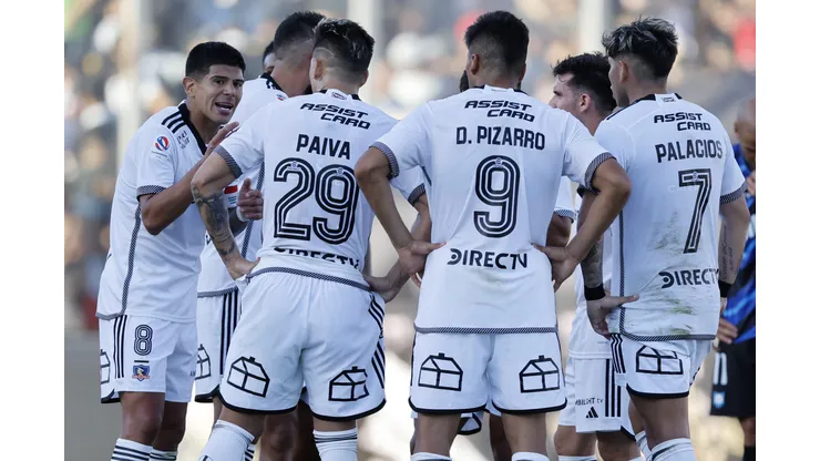 Esteban Pavez sacó a relucir su jineta tras el triunfo de Colo Colo sobre Huachipato. (Foto: Andrés Pina/Photosport)