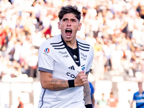 "Me sale de sangre": Carlos Palacios canta con la Garra Blanca a una semana del Superclásico