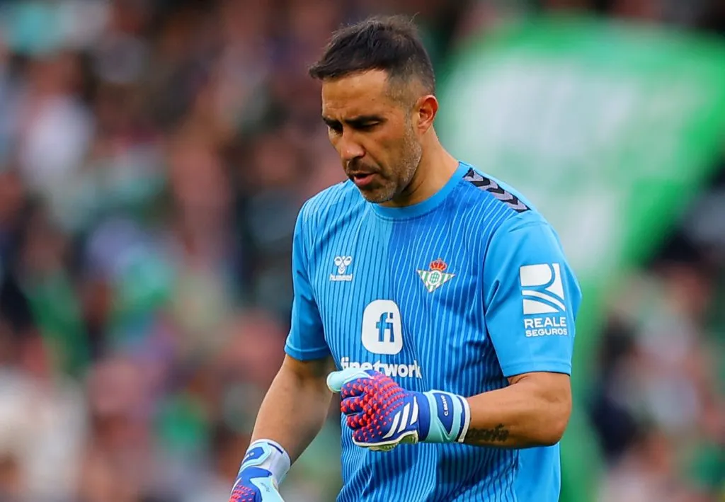 Claudio Bravo termina contrato en junio con el Real Betis. (Foto: Getty)