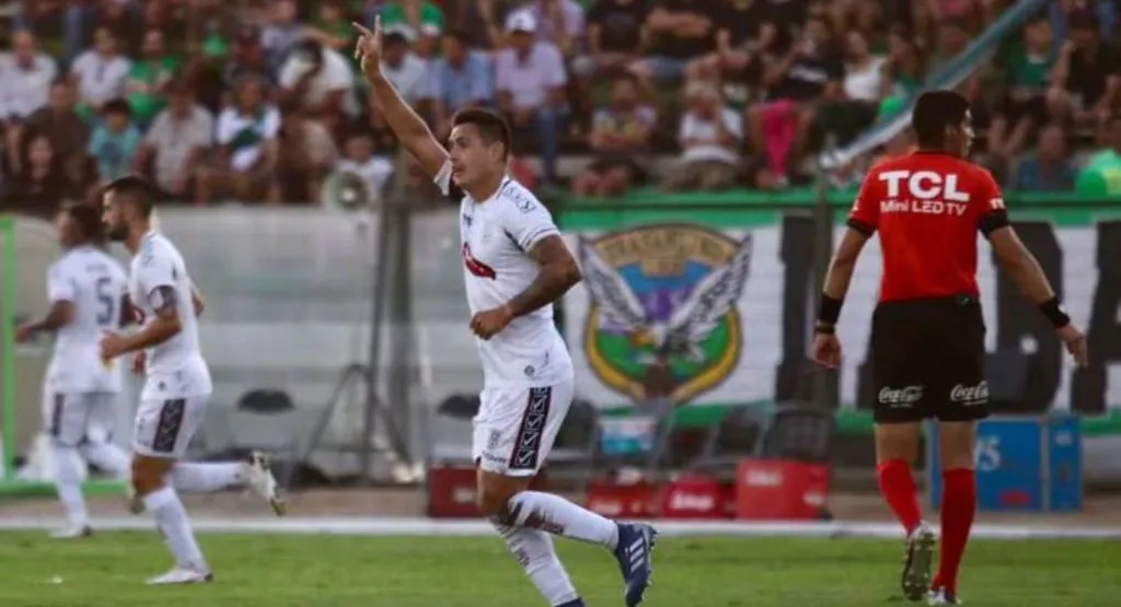 Rodríguez celebrando su primer tanto en la Segunda División Profesional | FOTO: Deportes Melipilla