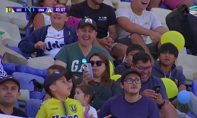 La reacción de los hinchas del Campanil al insólito autogol de San Marcos de Arica | FOTO: Captura