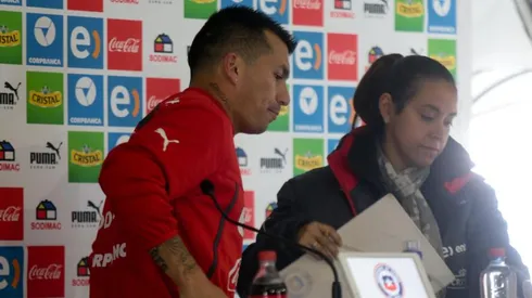 Molestia causa el despido de la jefa de prensa de la selección chilena, María José Vasconcellos.