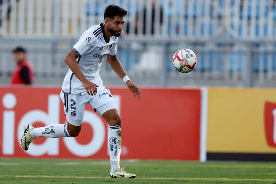 Jeyson Rojas tuvo 22 minutos para el olvido ante Godoy Cruz. | Foto: Photosport