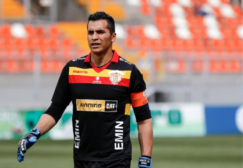 Jorge De Olivera descartó la salida de Emiliano Astorga desde Cobreloa.