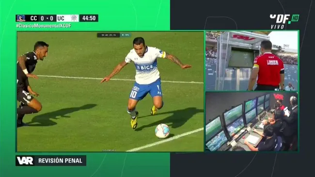 La jugada en cuestión revisada por Maza | Foto: Captura