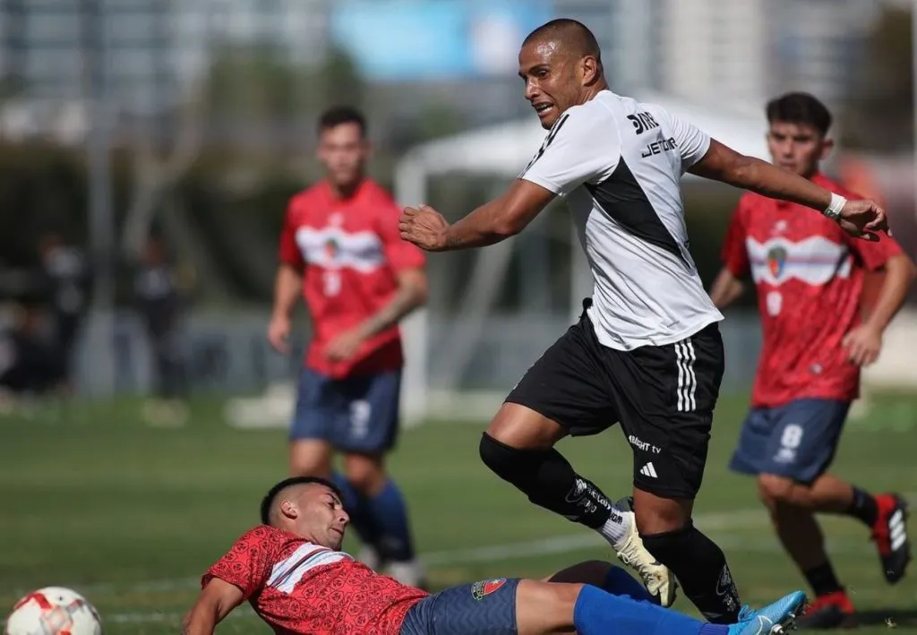 Leandro Benegas convirtió un doblete en el amistoso entre Colo Colo y Real San Joaquín. (Foto: @ColoColo)