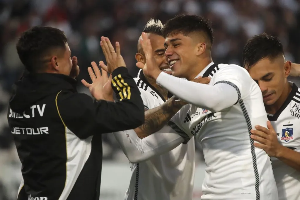Pizarro celebrando uno de sus tantos ante los caleranos | FOTO: Jonnathan Oyarzun/Photosport
