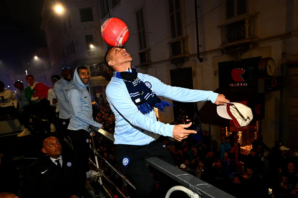 Sánchez se robó las miradas en la celebración | Foto: Archivo