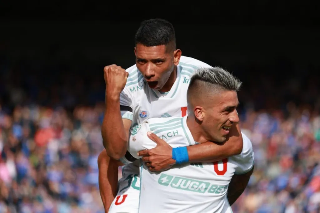 Palacios junto a Fernández: Una dupla que comienza a hacer historia en la U (Photosport)