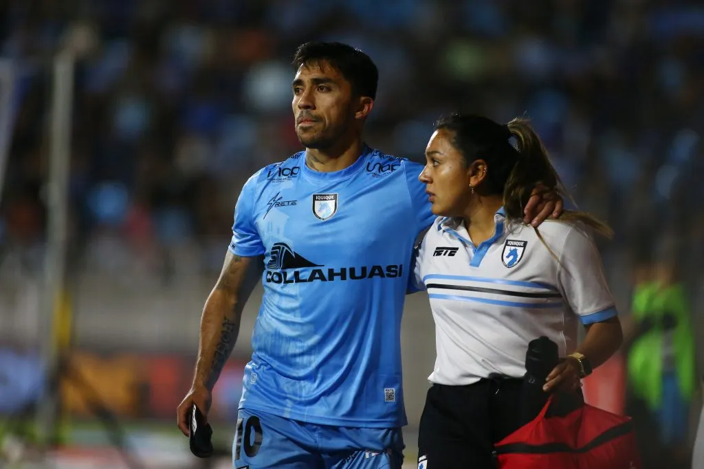 Edson Puch salió lesionado el encuentro entre Deportes Iquique ante Palestino (Foto: Photosport)