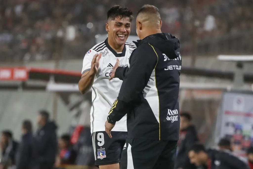 Damián Pizarro anotó un doblete en el triunfo de Colo Colo sobre Unión La Calera. (Foto: Jonnathan Oyarzún/Photosport)