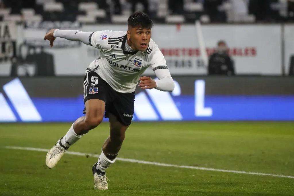 Damián Pizarro marcó un doble en el triunfo de Colo Colo ante Unión La Calera  (Foto: Photosport)