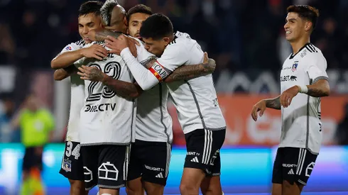 Colo Colo celebra en el estadio Monumental. (Foto: Photosport)