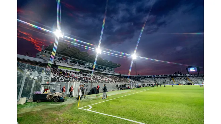 Partido entre Colo Colo y Unión La Calera sufre un leve retraso. (Foto: Photosport)