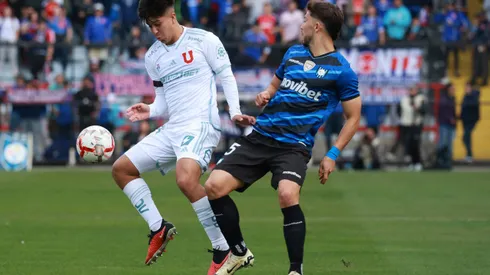 Huachipato y Universidad de Chile vuelven a la cancha tras suspensión momentánea del compromiso. (Foto: Photosport)