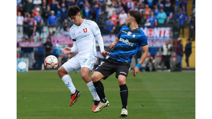 Huachipato y Universidad de Chile vuelven a la cancha tras suspensión momentánea del compromiso. (Foto: Photosport)