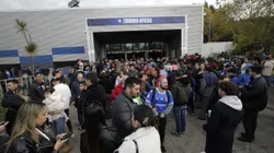 El público tuvo que evacuar por aviso de artefacto explosivo. (Foto: Photosport)