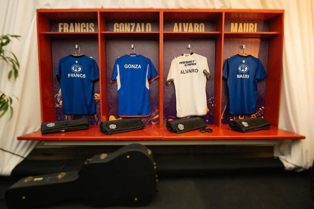 Los Bunkers vestirán camisetas de equipos chilenos en el Estadio Nacional.