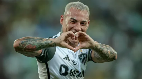 Eduardo Vargas anotó un doblete para el Atlético Mineiro.