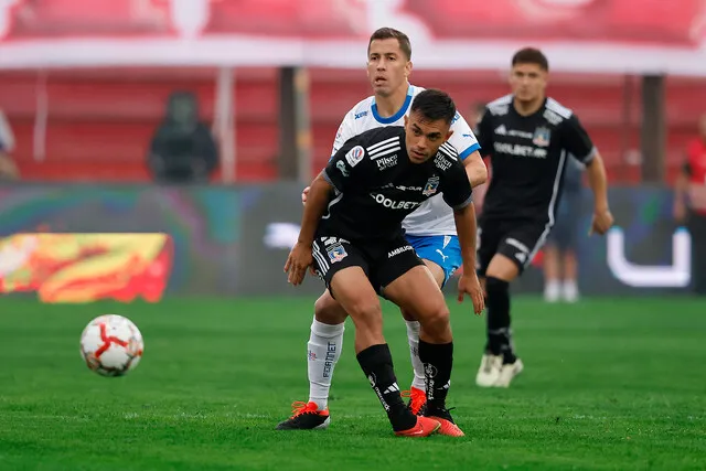 Pizarro es elogiado por Fierro | Foto: Photosport