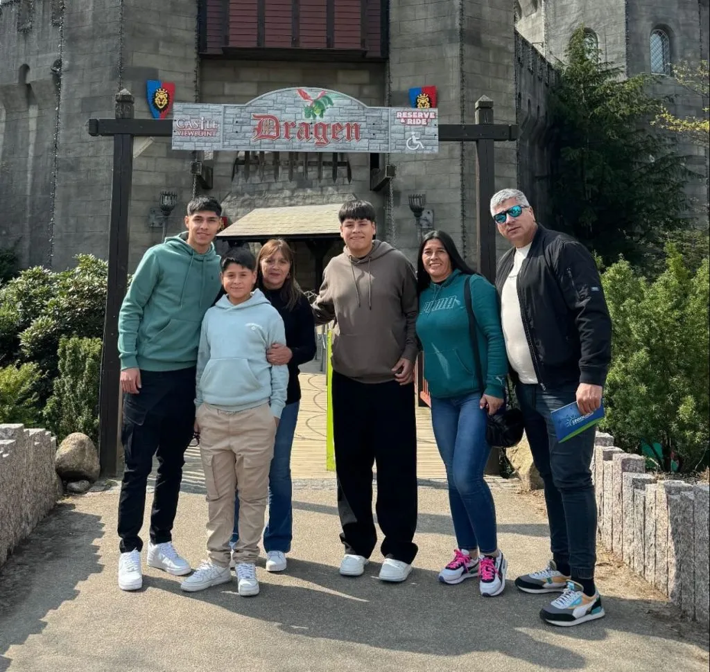 Darío Osorio junto a sus seres queridos | FOTO: Instagram