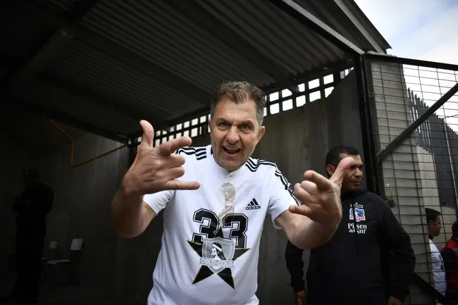 Aníbal Mosa volvió a la presidencia de Colo Colo.