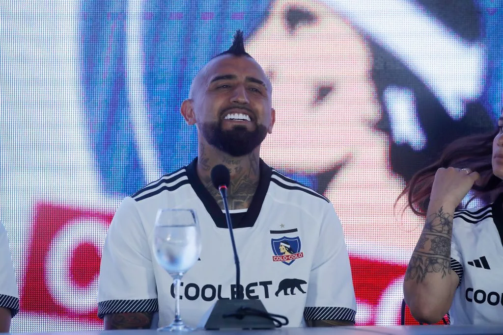En su presentación, Vidal desató la locura de los hinchas colocolinos | FOTO: Oyarzun/Photosport