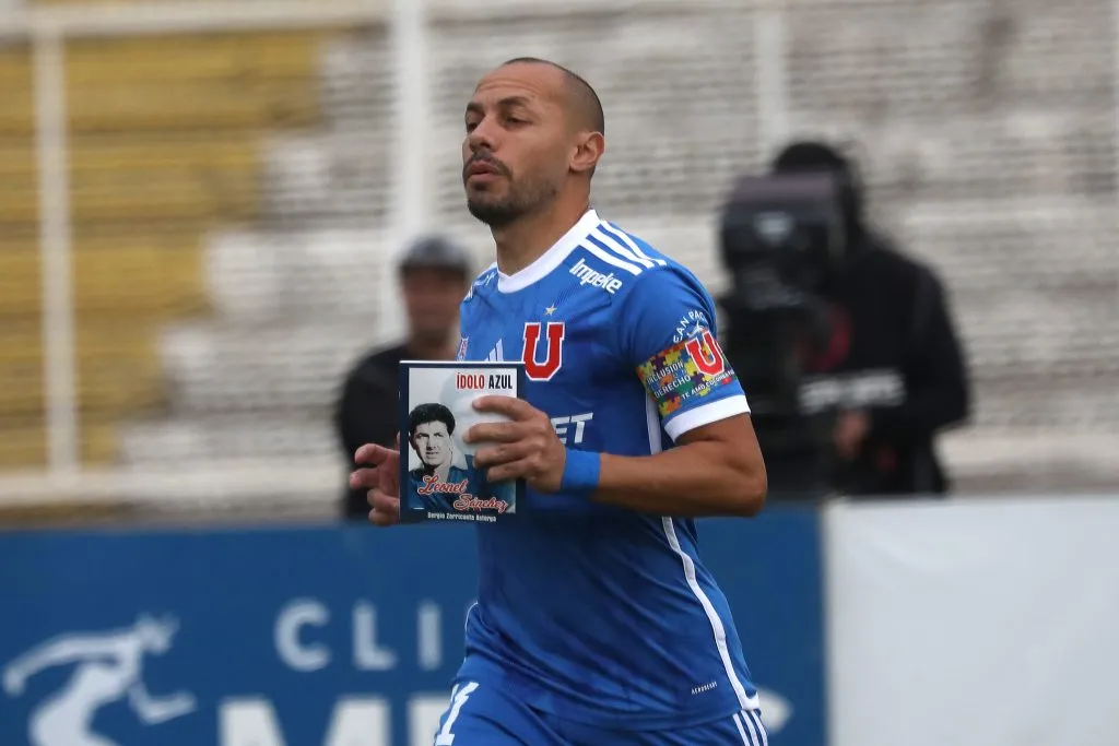 Díaz ha sumado minutos importantes en la U con Gustavo Álvarez como DT | FOTO: Javier Salvo/Photosport