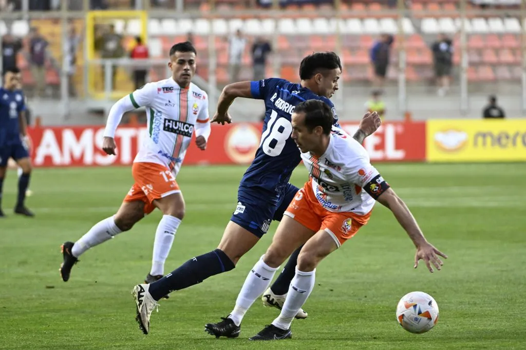 Cobresal cayó 2-0 en su recibimiento a Talleres por Copa Libertadores.