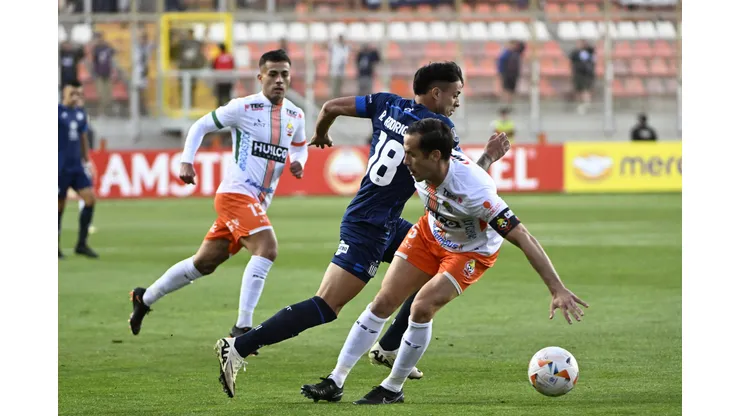 Talleres venció a Cobresal en el Estadio Zorros del Desierto.