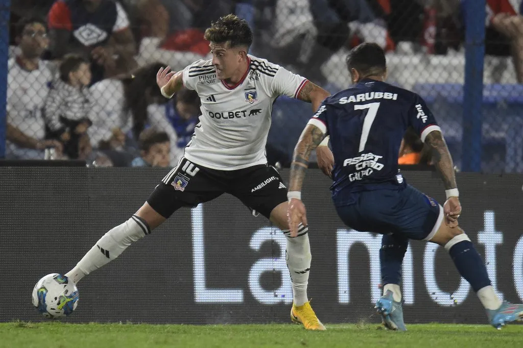 Claudio Borghi pensó en Pablo Parra como solución para Colo Colo en el partido ante Alianza Lima.  (Foto: Photosport)