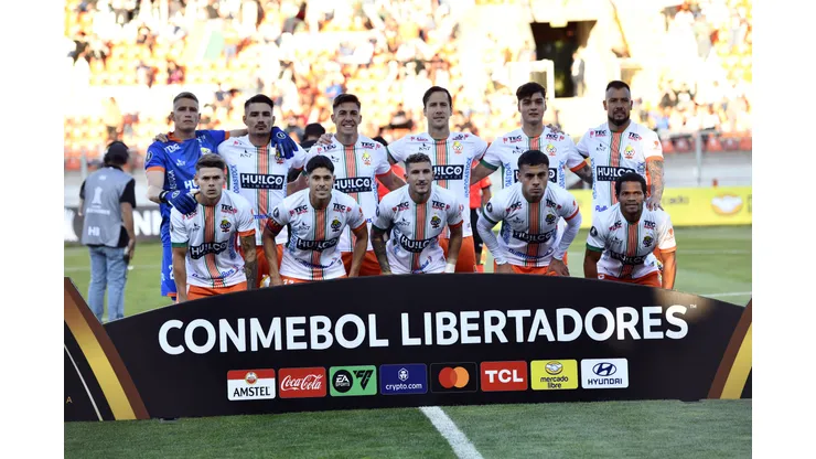Futbol, Cobresal vs Barcelona SC Fase de grupos, Copa Libertadores 2024. Los jugadores de Cobresal posan para los fotografos antes del partido ante Barcelona SC partido Copa Libertadores realizado en el estadio Zorro del Desierto Calama, Chile. 02/04/2024 Pedro Tapia/Photosport Soccer, Cobresal vs Barcelona SC Group stage, Copa Libertadores 2024. Cobresal players pose for photographers before the match against Barcelona SC, Copa Libertadores match held at the Zorro del Desierto stadium in Calama, Chile. 02/04/2024 Pedro Tapia/Photosport