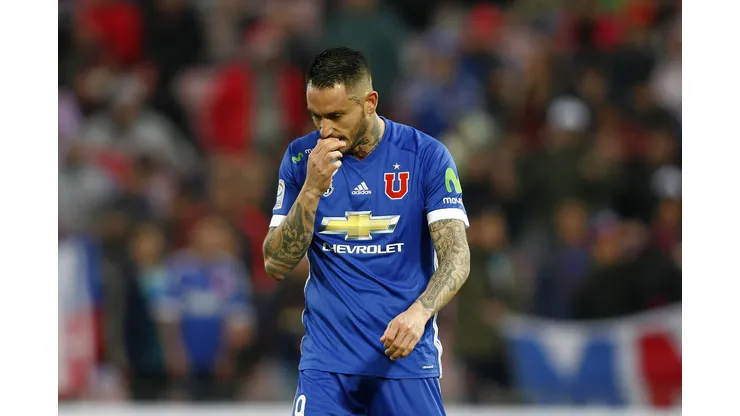 Mauricio Pinilla desconfía del título de Universidad de Chile.