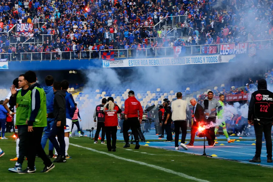 No son buenos recuerdos de la última vez de la U como local en Concepción (Photosport)