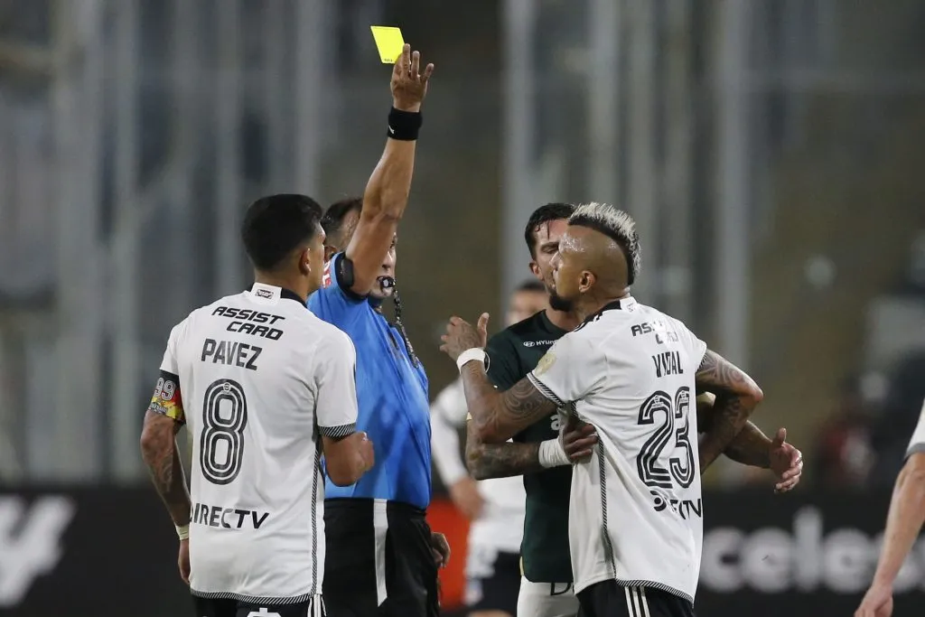 Vidal no podrá estar ante Fluminense por acumulación de tarjetas amarillas | FOTO: Dragomir Yankovic/Photosport