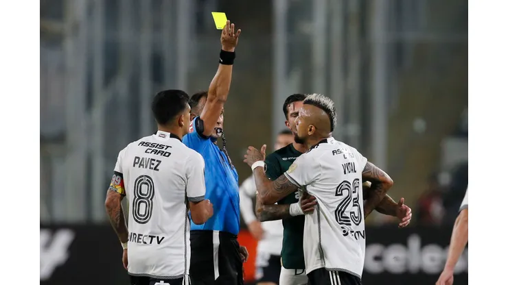 Arturo Vidal será baja en Colo Colo para el próximo partido contra Fluminense. (Foto: Dragomir Yankovic/Photosport)