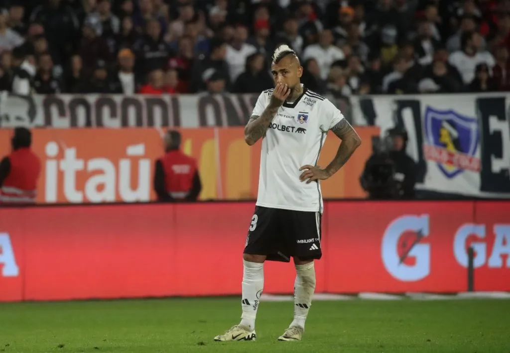 Gualberto Jara critica el estado físico de Arturo Vidal.