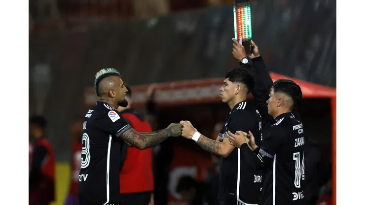 Colo Colo puede tener nuevo esquema ante Alianza Lima. (Foto: Andrés Pina/Photosport)