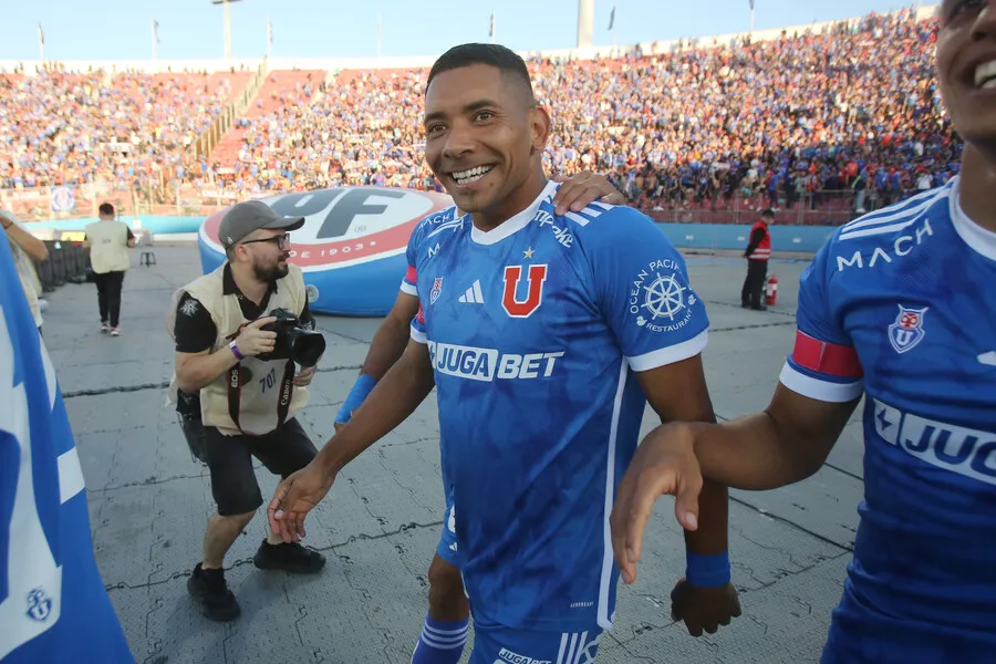 Palacios, clama por la firma de la Ministra Tohá y ser un chileno más (Photosport)