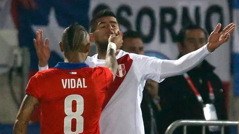 Zambrano y Vidal tuvieron un encontrón en la Copa América 2015.