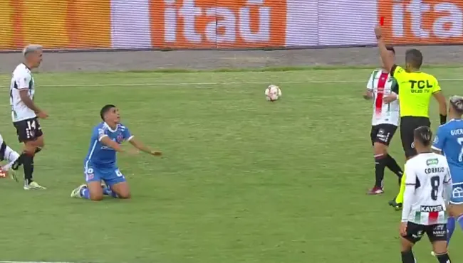 Gilabert no dudó a la hora de mostrarle la roja a Poblete | FOTO: Captura