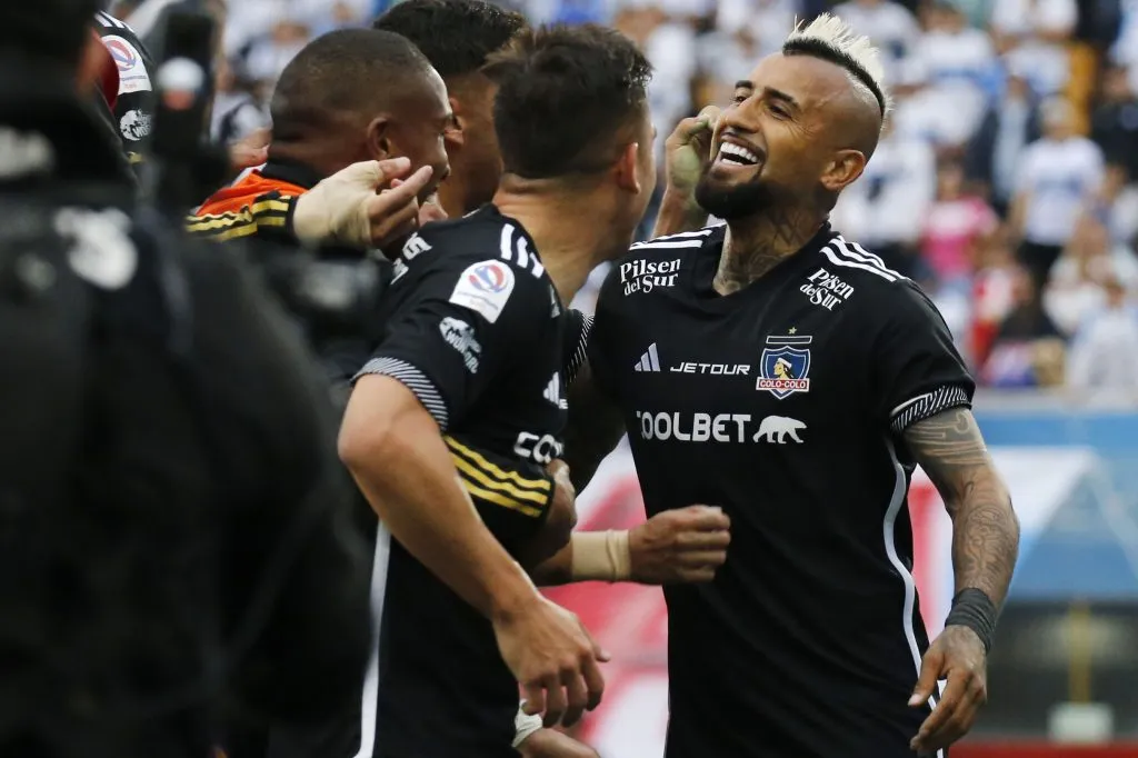 Arturo Vidal celebra con sus companeros su gol contra Universidad Catolica | FOTO: Dragomir Yankovic/Photosport