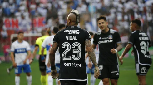 Arturo Vidal le da el triunfo a Colo Colo sobre Universidad Católica. (Foto: Dragomir Yankovic/Photosport)