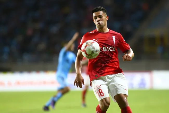 Claudio Borghi pidió más minutos para Alexander Aravena en Universidad Católica.