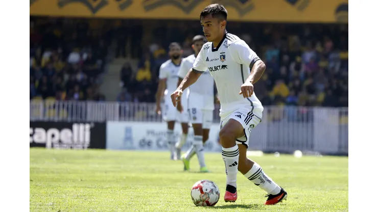 Vicente Pizarro es la gran novedad en la formación de Colo Colo. (Foto: Andrés Pina/Photosport)