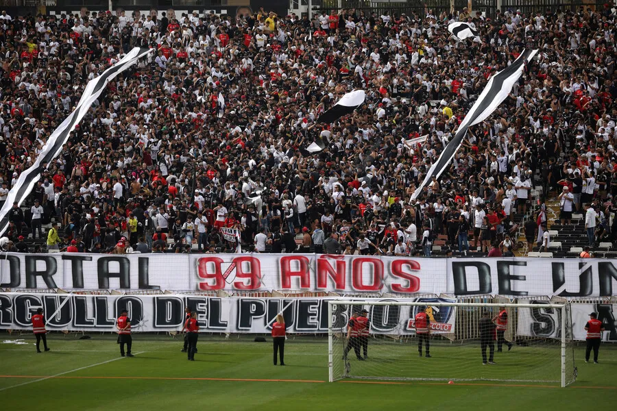 Colo Colo celebró 99 años con sus hinchas también. | Foto: Photosport