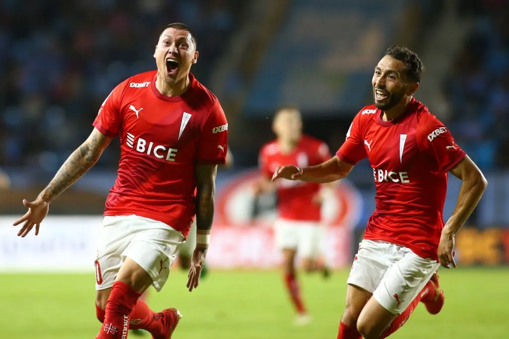 Nicolás Castillo fue el héroe del triunfo de Universidad Católica ante Deportes Iquique. El delantero chileno marcó el tanto del triunfo por 3-2. (Foto: Photosport)