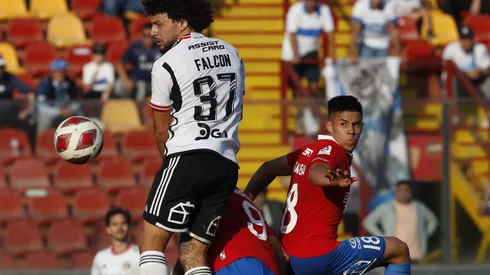 Universidad Católica recibe a Colo Colo en el estadio Santa Laura. (Foto: Photosport)